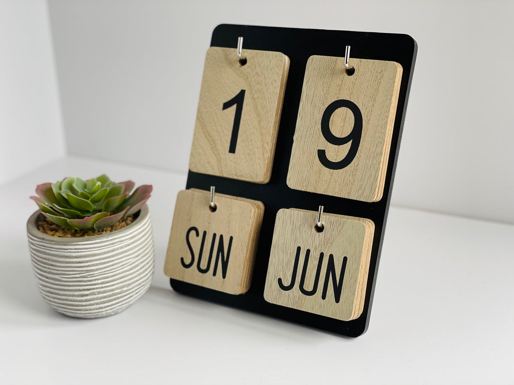 Wooden Desk Calendar